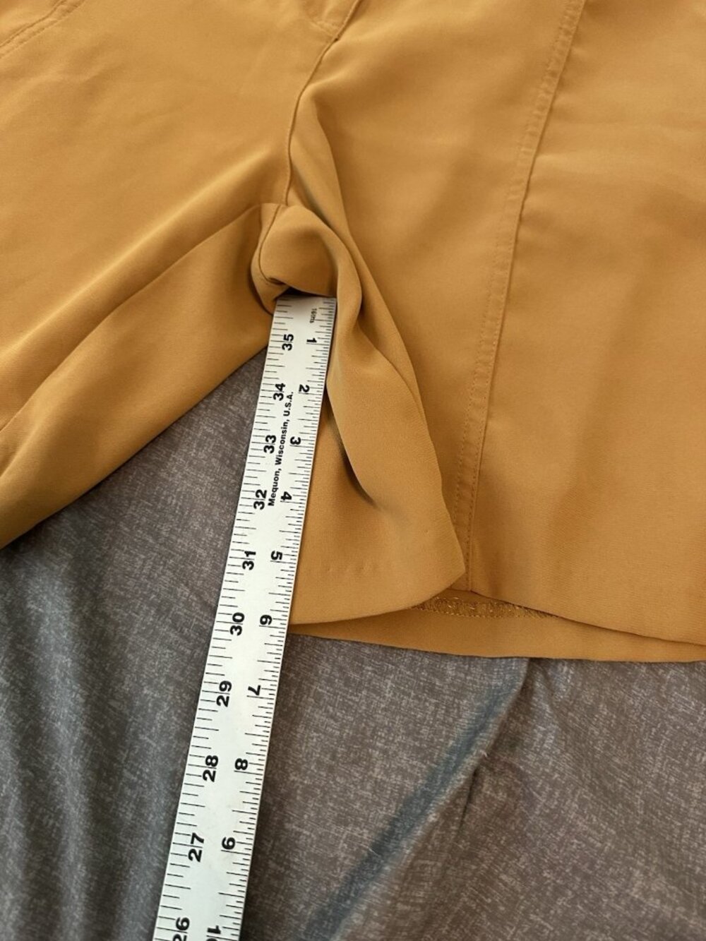 Vintage Jamie Sadock Womens Mustard Yellow Golf Shorts 12 Athletic Travel Sporty - Picture 3 of 6